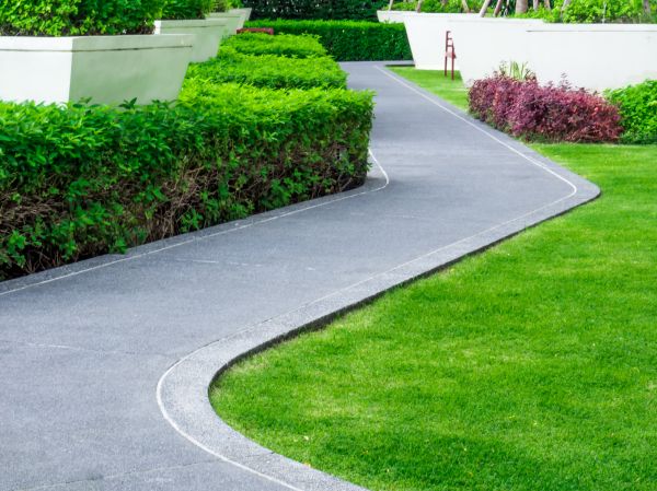Cost of Walkway Curb Installation in Santa Monica